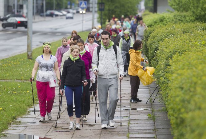 Irmanto Gelūno/15min.lt nuotr./Šiaurietiškojo ėjimo žygio dalyviai