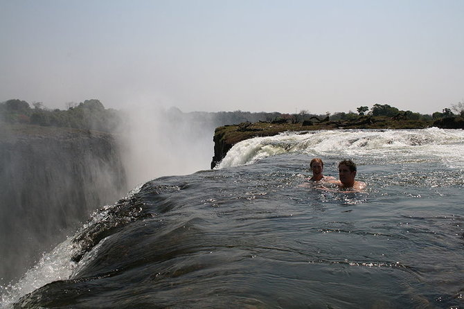 Wikimedia.org nuotr. /„Velnio baseinas“ ant Viktorijos krioklio krašto – adrenalino dozė ilgam