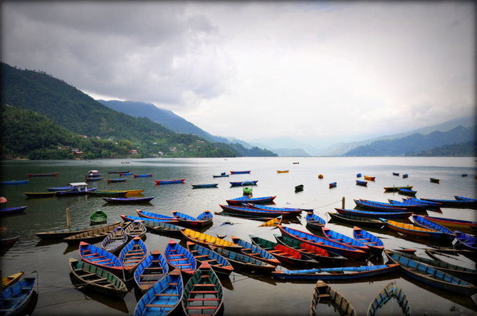 Mykolo Vadišio nuotr./Išsinuomoti valtį dienai Pokharos ežere kainuoja apie 20 lt