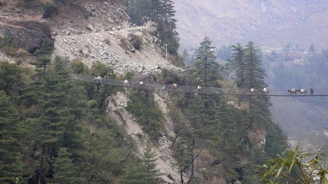 Wikimedia.org nuotr. /Ghasa tiltas Nepale