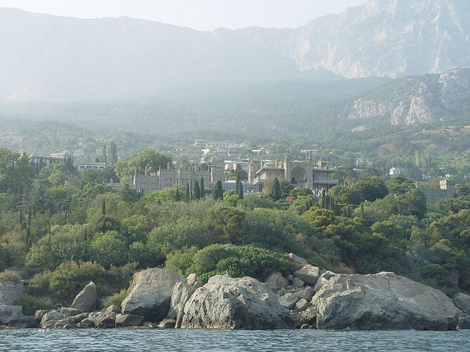 wikimedia.org nuotr./Vorontsovo pilis Juodosios jūros pakrantėje Alupkoje