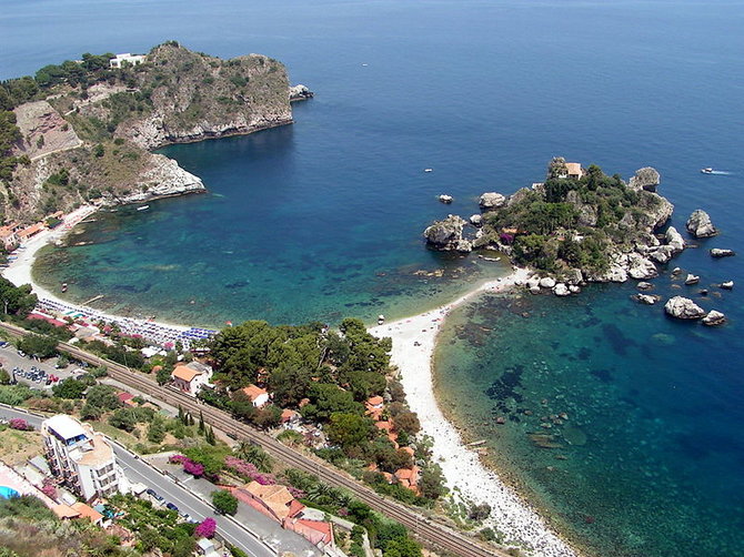 Wikimedia.org nuotr./Taorminos paplūdimys