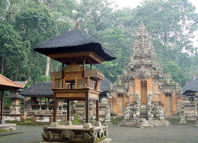 wikimedia.org nuotr./Beždžionių šventykla Balyje