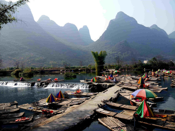 Emilijos Bruzgytės nuotr./Bambukinės valtelės Yangshuo