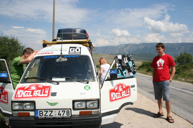 Go bananas komandos nuotr./„Go bananas“ nuotykiai Albanijoje