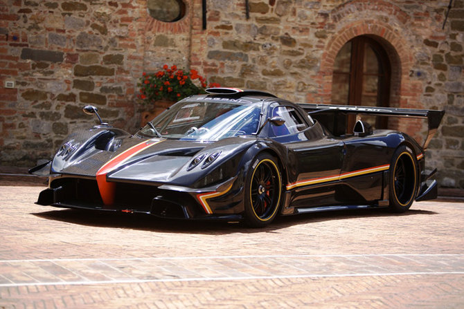 „Pagani“ nuotr./„Pagani Zonda Revolucion“