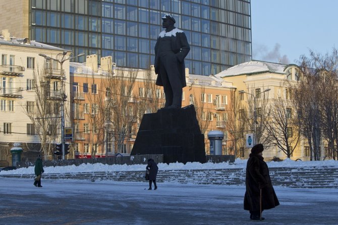 „Reuters“/„Scanpix“ nuotr./Donetske tebestovi Vladimiro Lenino paminklas