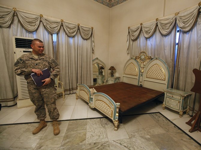 „Scanpix“ nuotr./Lova, kurioje miegojo Irako diktatorius Saddamas Husseinas