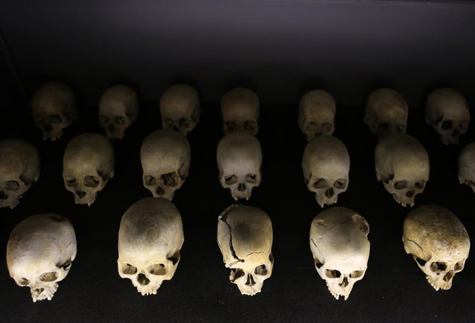 „Scanpix“ nuotr./Žmonių kaukolės Kigalio genocido memorialiniame centre
