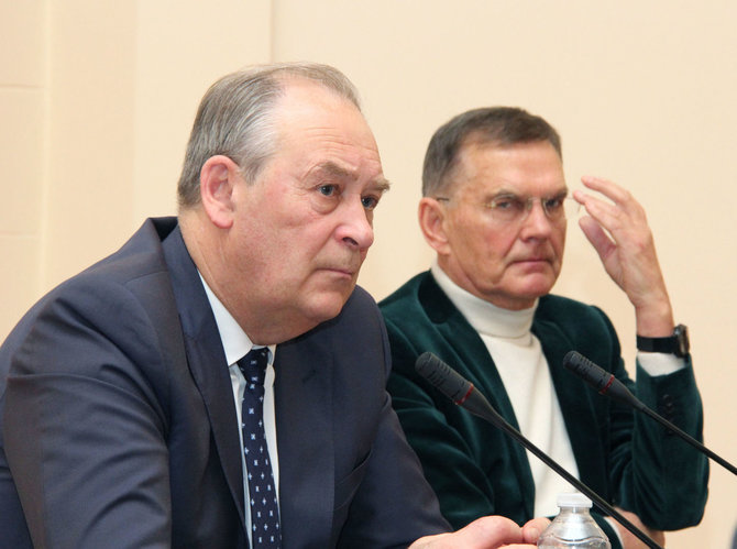 Virginijos Valuckienės (LMA) nuotr./R.Jucevičius ir prof. Ramutis Petras Bensevičius (dešinėje)