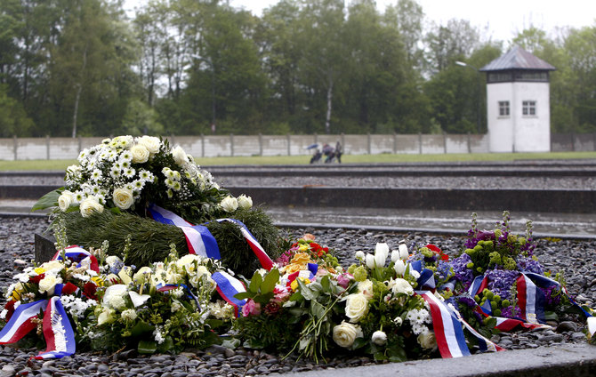 „Reuters“/„Scanpix“ nuotr./Angela Merkel dalyvavo Dachau išlaisvinimo metinėse
