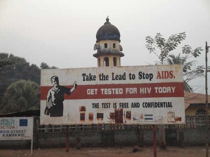 Vytauto Lipnicko nuotr./Iškaba apie AIDS