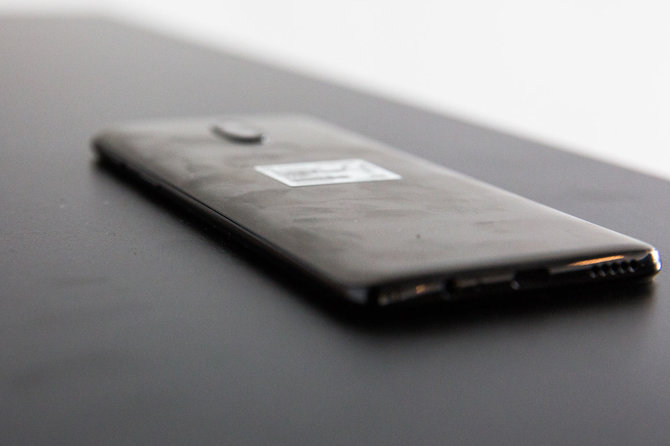 Luko Balandžio / 15min nuotr./Išmanusis telefonas „OnePlus 6“