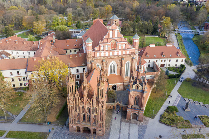 Luko Balandžio / 15min nuotr./Šv. Onos ir Bernardinų bažnyčios