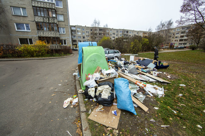 Luko Balandžio / 15min nuotr./Sąvartynas Musninkų gatvės kiemuose