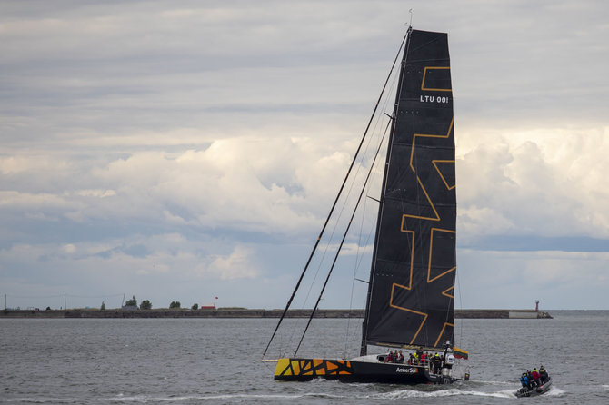 Luko Balandžio / 15min nuotr./„Ambersail2“ Taline plukdė jachta norinčius paplaukioti estus