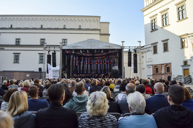 Viktorijos Savickos nuotr./Merūno Vitulskio ir VDU kamerinio orkestro koncertas