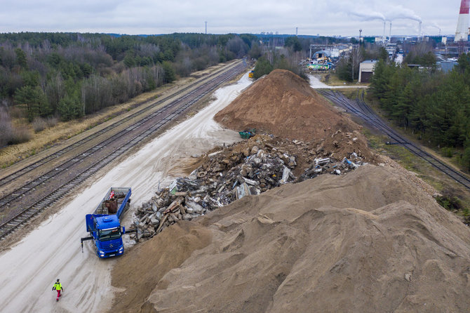 Luko Balandžio / 15min nuotr./Statybinių atliekų ir grunto sąvartynas prie Gariūnų