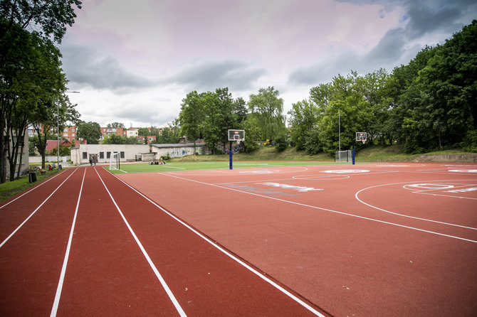 Luko Balandžio / 15min nuotr./P. Vileišio progimnazijos sporto aikštynas