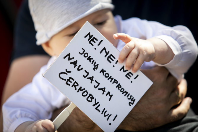 Luko Balandžio / 15min nuotr./Protestas prie prezidentūros dėl Astravo atominės elektrinės