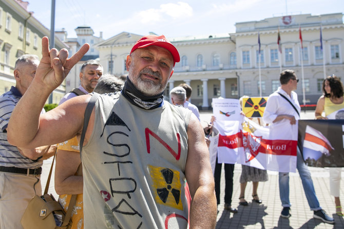 Luko Balandžio / 15min nuotr./Protestas prie prezidentūros dėl Astravo atominės elektrinės