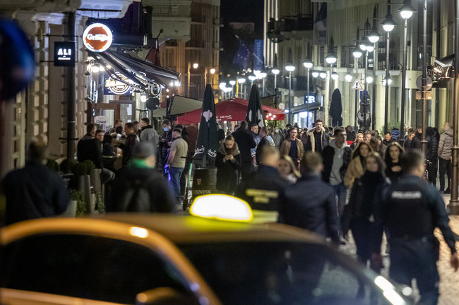 Luko Balandžio / 15min nuotr./Paskutinis penktadienis prieš barų veiklos apribojimus