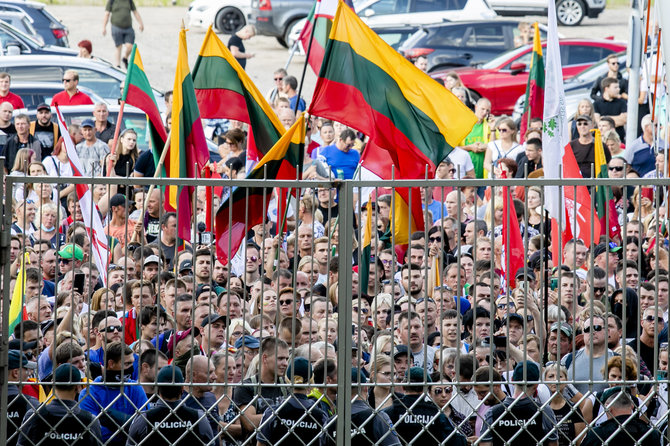 Luko Balandžio / 15min nuotr./2021 08 10 mitingas prie Seimo