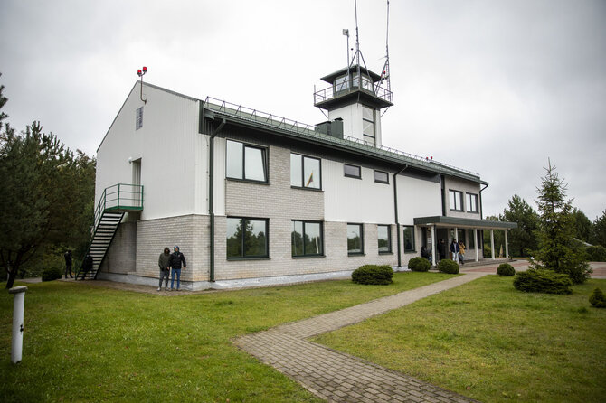 Luko Balandžio / 15min nuotr./Migrantų gyvenimo sąlygos Puškų pasienio užkardoje