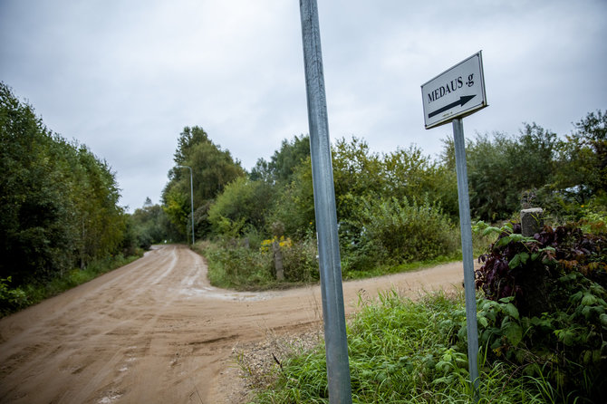 Luko Balandžio / 15min nuotr./Medaus gatvė Vilniaus rajone