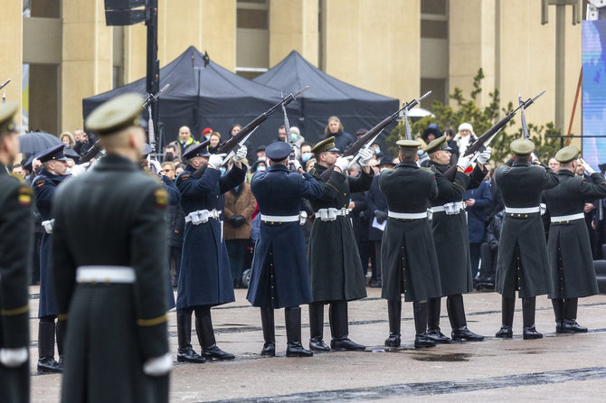 Luko Balandžio / 15min nuotr./Sausio 13-osios – Laisvės gynėjų dienos minėjimas ir Laisvės premijos įteikimo ceremonija Nepriklausomybės aikštėje