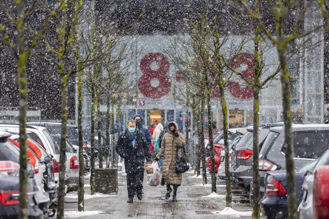 Luko Balandžio / 15min nuotr./Prekybos centrai pirmąją dieną po galimybių paso panaikinimo