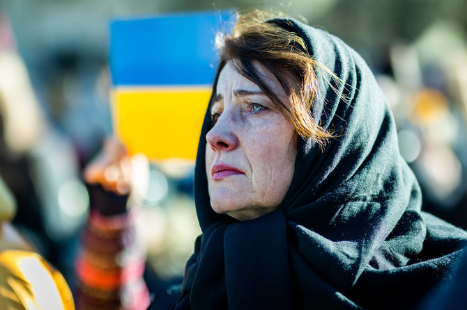 Luko Balandžio/Žmonės.lt nuotr./Moterų protestas Boriso Nemcovo skvere