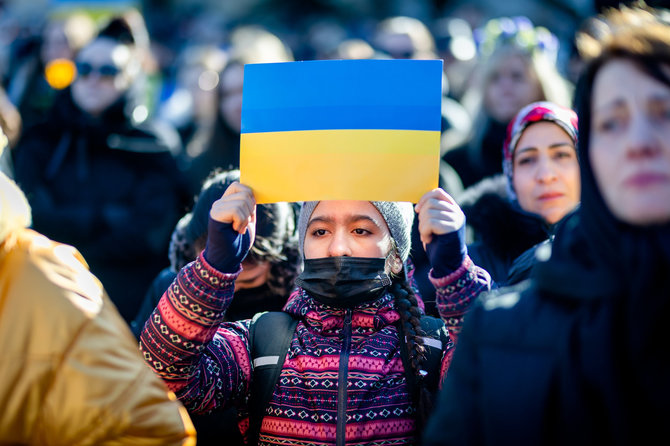 Luko Balandžio/Žmonės.lt nuotr./Moterų protestas Boriso Nemcovo skvere