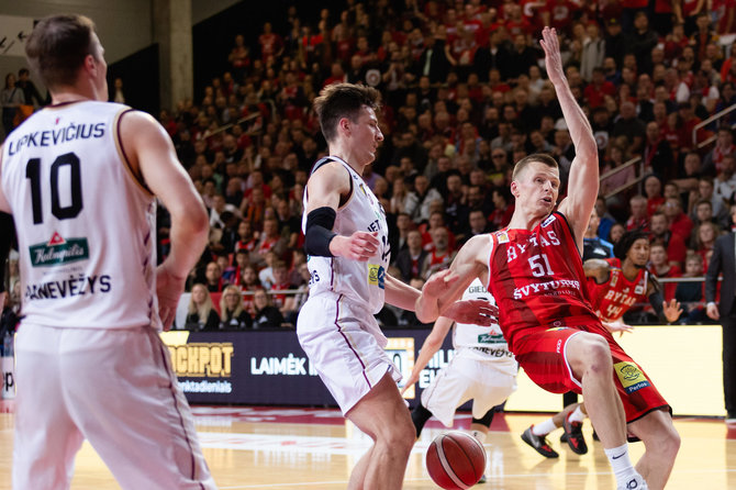 Lukas Balandis / BNS nuotr./Vilniaus „Rytas“ – Panevėžio „Lietkabelis“. Gabrielius Maldūnas ir Arnas Butkevičius