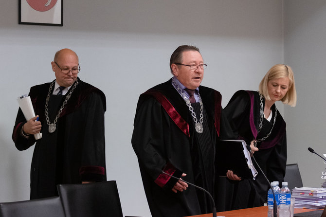 Lukas Balandis / BNS nuotr./Prie Seimo vykusių riaušių bylą nagrinėjanti teisėjų kolegija