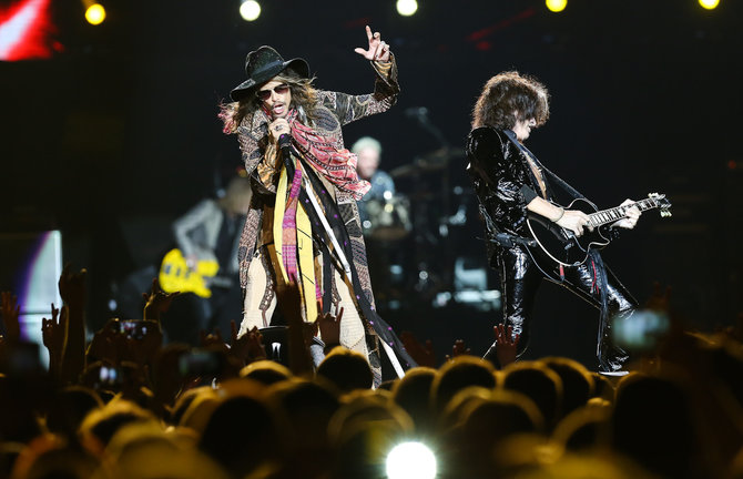 Luko Balandžio nuotr./Stevenas Tyleris ir Joe Perry per „Aerosmith“ koncertą Vilniuje 2014-aisiais