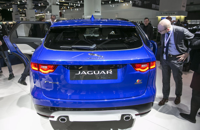 Luko Balandžio/15min.lt nuotr./„Jaguar“ Frankfurto automobilių parodoje