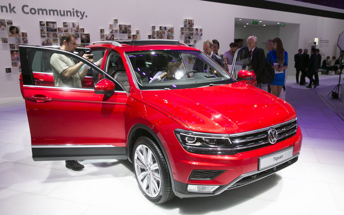 Luko Balandžio/15min.lt nuotr./„Volkswagen Tiguan“ Frankfurto automobilių parodoje