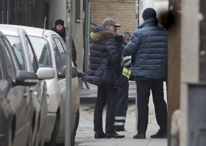 Vidmanto Balkūno / 15min nuotr./Gedvydą Vainauską sulaiko STT pareigūnai Labdarių gatvėje