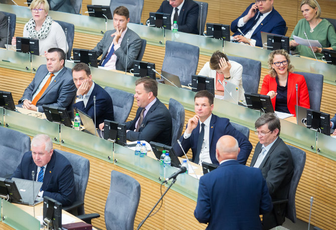 Luko Balandžio / 15min nuotr./Seime – paskutinis balsavimas dėl griežtesnės alkoholio kontrolės