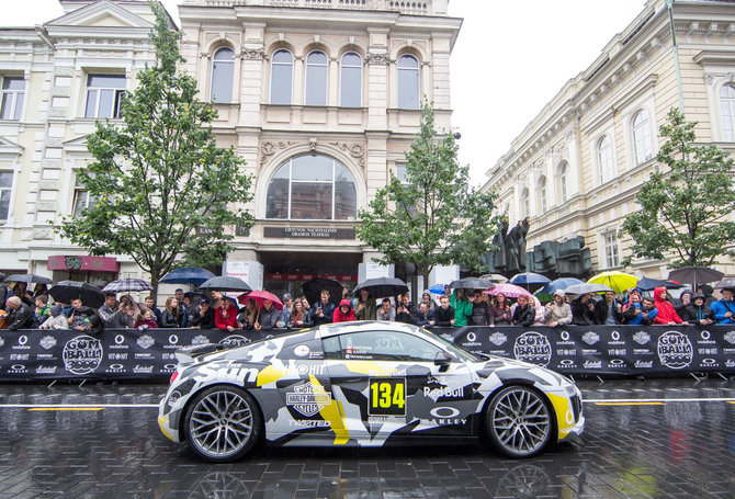 Luko Balandžio / 15min nuotr./„Gumball 3000” sustojimas Vilniuje 