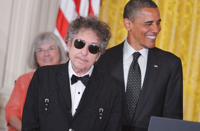„Scanpix“ nuotr./Bobas Dylanas (kairėje) ir Barackas Obama
