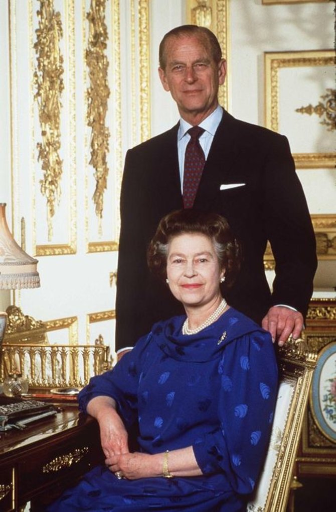„Scanpix“ nuotr./Elizabeth II ir princas Philipas 40-ųjų vedybų metinių dieną