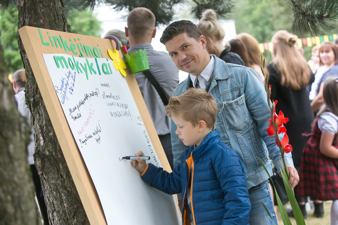 Gretos Skaraitienės/Žmonės.lt nuotr./Deividas Norvilas su sūnumi Emiliu