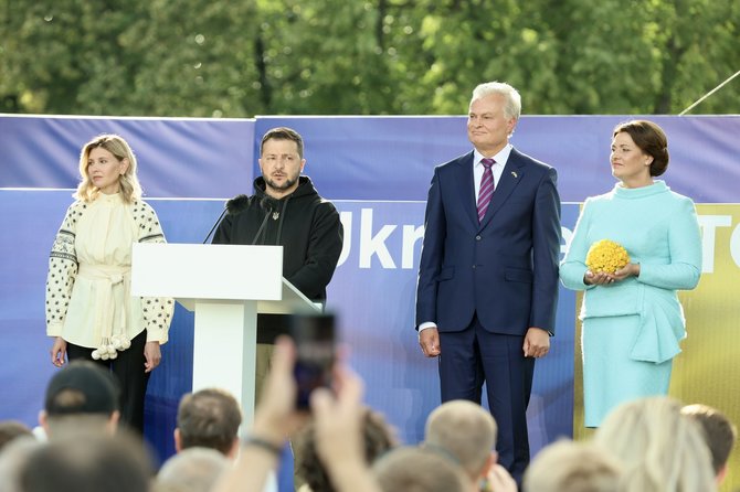 Teodoro Biliūno / BNS nuotr./Olena Zelenska, Volodimyras Zelenskis, Gitanas Nausėda ir Diana Nausėdienė