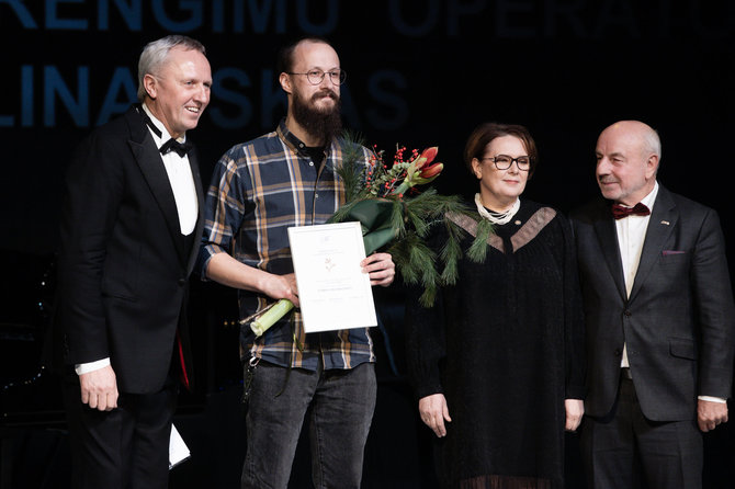 Teodoro Biliūno / BNS nuotr./„Auksinė teatro rūtos šakelė“ įteikta penkiems teatro profesionalams.