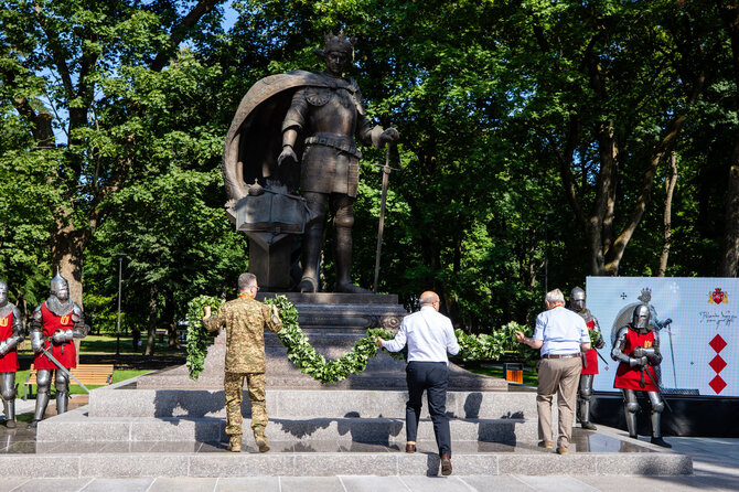 Teodoro Biliūno / BNS nuotr./Lietuvos didžiojo kunigaikščio ir Lenkijos karaliaus Aleksandro Jogailaičio monumento atidengimas