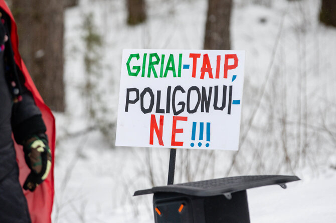 Teodoro Biliūno / BNS nuotr./Akcija „Kapčiamiestis gyvenimui – ne poligonui!"