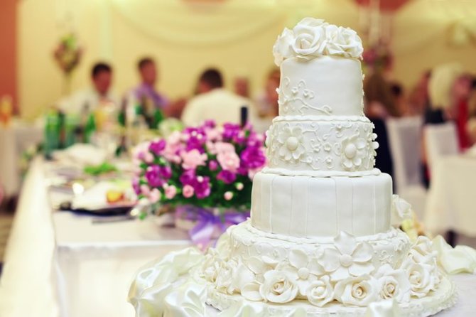 Shutterstock nuotr./Vestuvių tortas