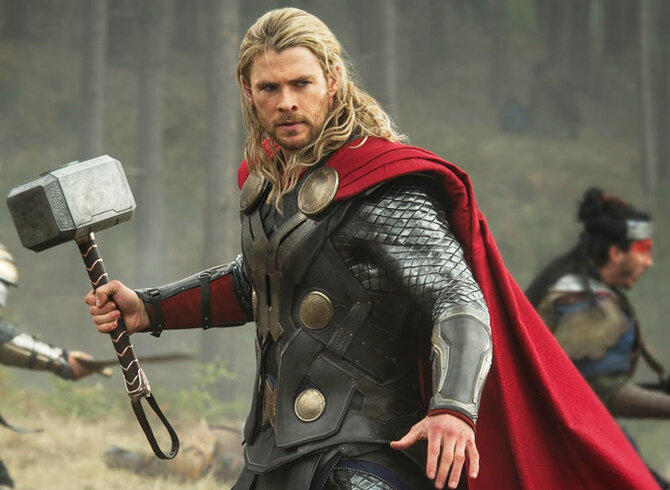 Aktorius Chrisas Hemsworthas filme „Toras“